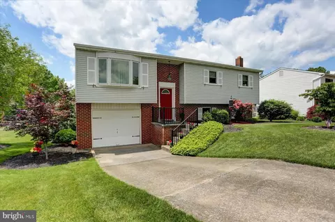 554 Blanchester Rd, Harrisburg, PA 17112