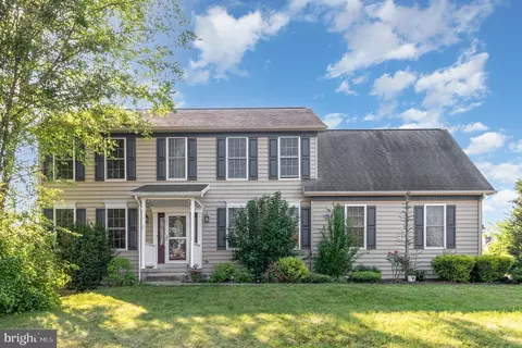 127 Harvard Ave, Hershey, PA 17033