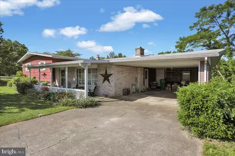 329 Gates Rd, Hershey, PA 17033 photo 4