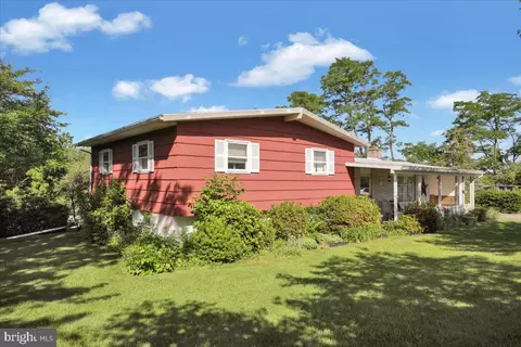 329 Gates Rd, Hershey, PA 17033 photo 3