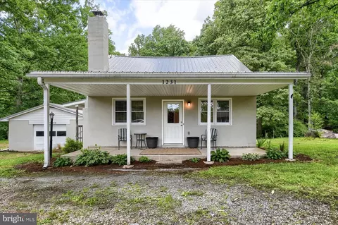 1231 Mountain Rd, Dauphin, PA 17018