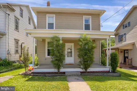 446 W Main St, Elizabethville, PA 17023
