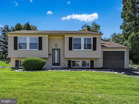 4785 Sweetbrier Dr, Harrisburg, PA 17111