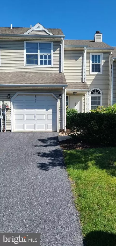 6198 Spring Knoll Dr, Harrisburg, PA 17111
