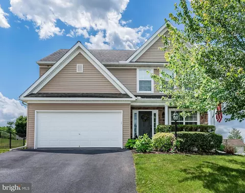 404 Herringbone Dr, Middletown, PA 17057