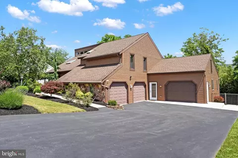 4138 Wimbledon Dr, Harrisburg, PA 17112