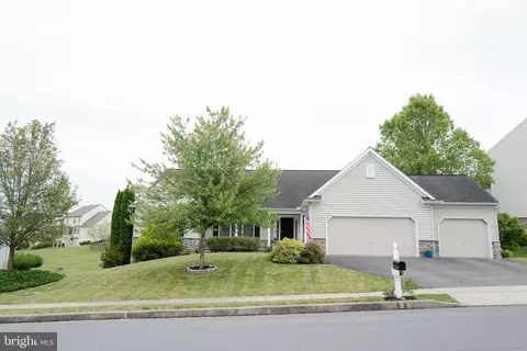 132 Whippoorwill Ln, Hummelstown, PA 17036