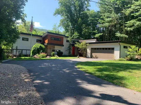 1961 Stony Creek Rd, Dauphin, PA 17018