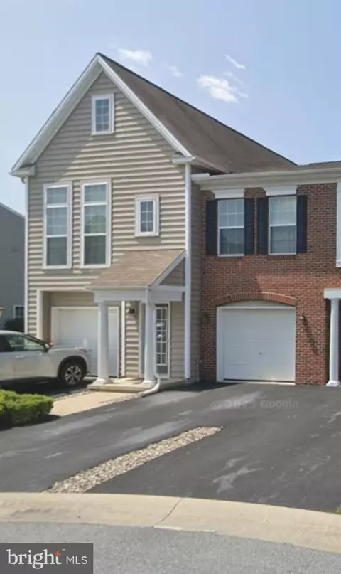 705 Stag Ct, Hummelstown, PA 17036