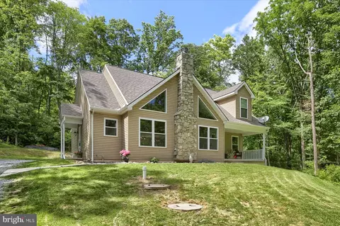 1860 Potato Valley Rd, Harrisburg, PA 17112