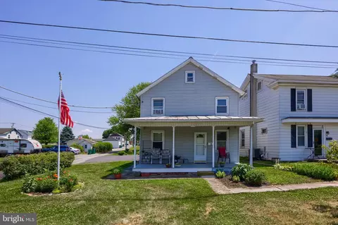 2 Railroad St, Hershey, PA 17033