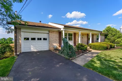 6090 Peach Tree St, Harrisburg, PA 17111