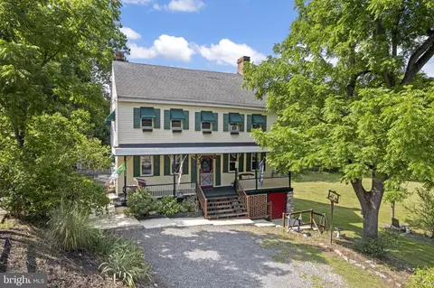 243 Old Nyes Rd, Hummelstown, PA 17036