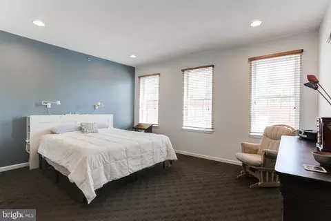 Bedroom - 1943 Green St, Harrisburg, PA 17102 photo 1 of 6