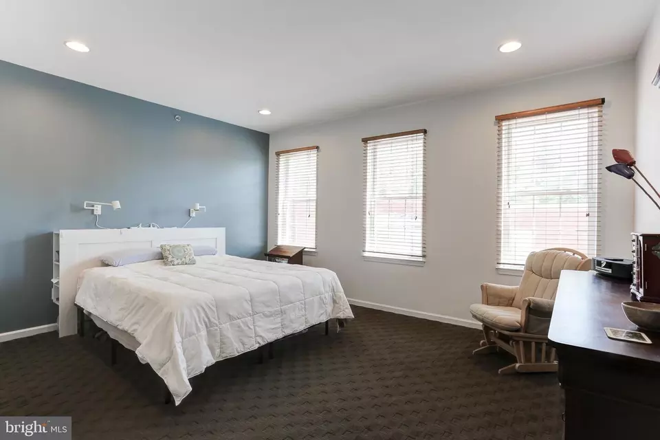 Bedroom - 1943 Green St, Harrisburg, PA 17102 photo 1 of 6