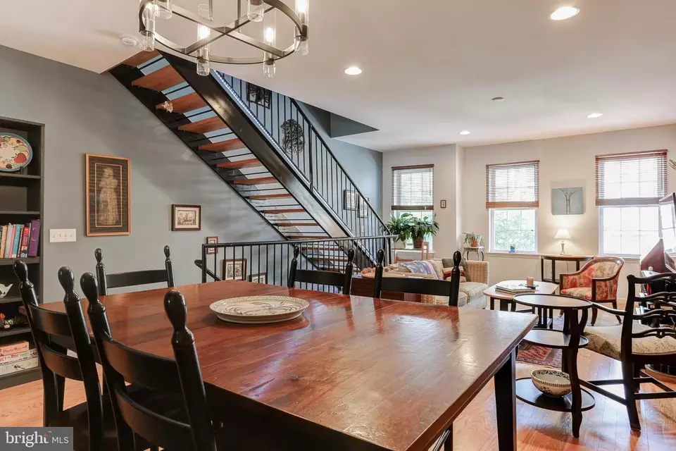 Dining - 1943 Green St, Harrisburg, PA 17102 photo 2 of 2