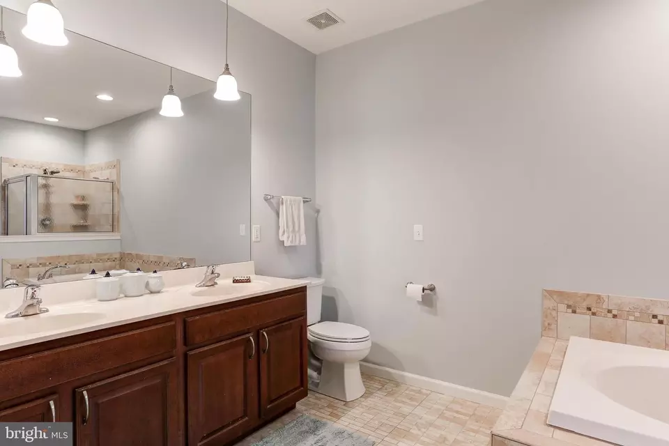 Bath - 1943 Green St, Harrisburg, PA 17102 photo 2 of 2