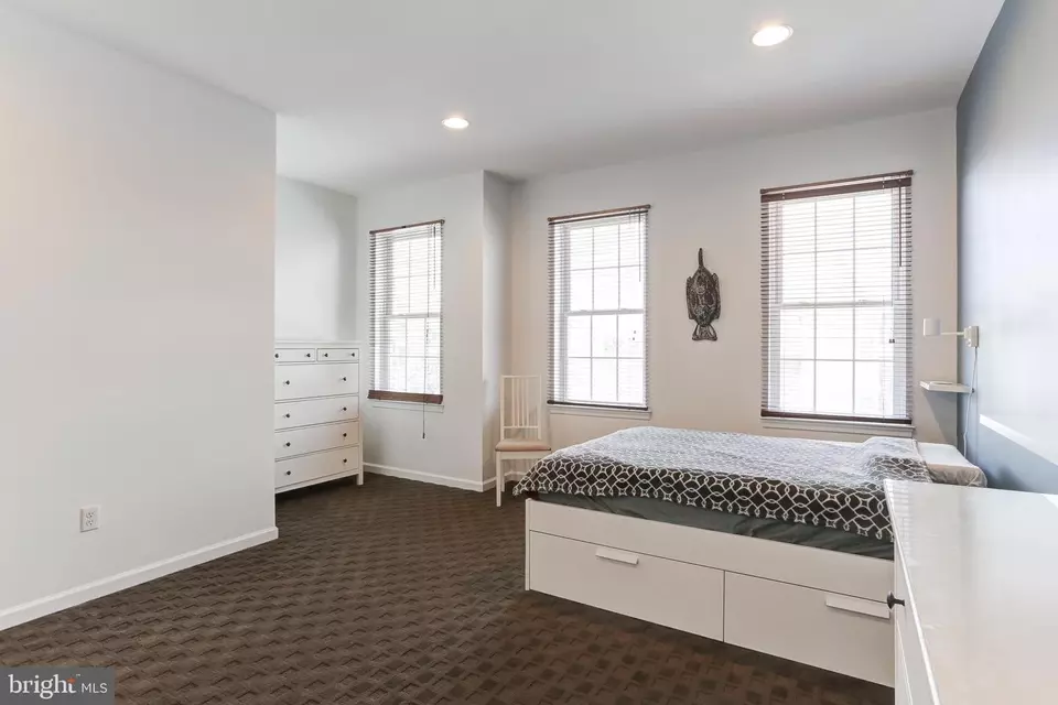 Bedroom - 1943 Green St, Harrisburg, PA 17102 photo 5 of 6