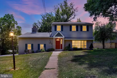 6141 Pine Knoll Dr, Harrisburg, PA 17111
