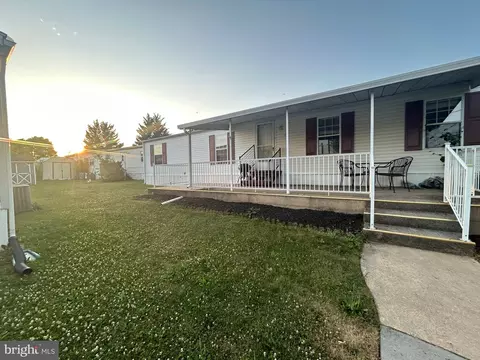 11 Skyview Dr, Hershey, PA 17033 photo 4