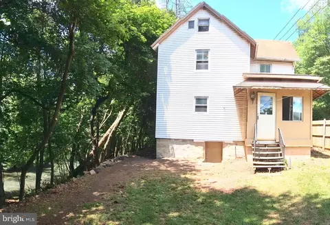 151 S Crossroads Rd, Lykens, PA 17048