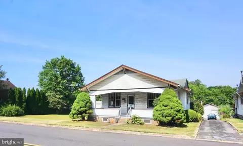304 N 2nd St, Halifax, PA 17032