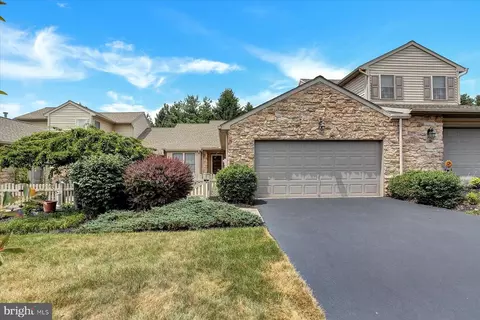 588 Farmhouse Ln, Hummelstown, PA 17036