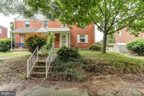 2926 Croyden Rd, Harrisburg, PA 17104