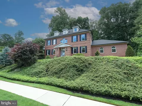 877 Appenzell Dr, Hummelstown, PA 17036