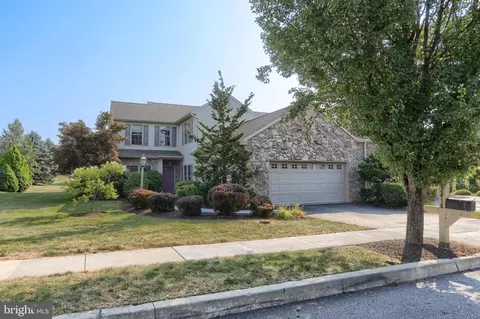 2416 Zell Ct, Hummelstown, PA 17036