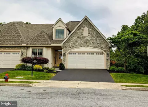 4321 S Victoria Way, Harrisburg, PA 17112