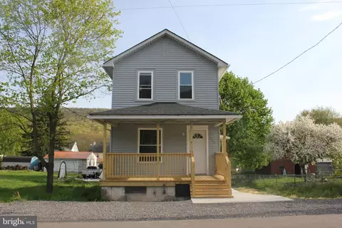 409 Center St, Lykens, PA 17048