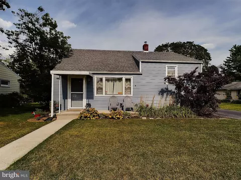 8 Oakmont Rd, Harrisburg, PA 17109