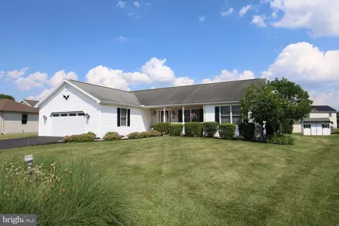 121 Ormiston Dr, Middletown, PA 17057