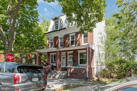 652 Emerald St, Harrisburg, PA 17110