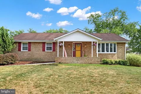 5935 Devonshire Heights Rd, Harrisburg, PA 17112