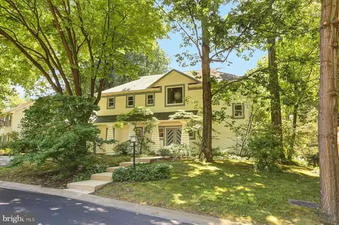 710 Heiden Dr, Hummelstown, PA 17036