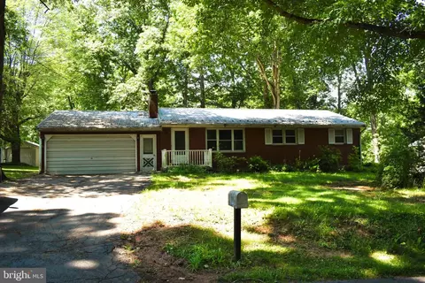 2073 Mapledale Rd, Elizabethtown, PA 17022