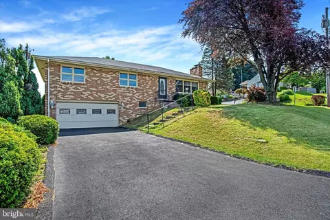 1400 Pieffers Ln, Harrisburg, PA 17113