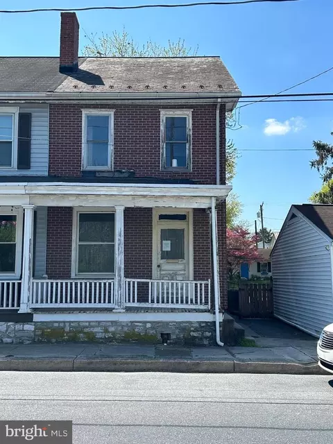 25 W 2nd St, Hummelstown, PA 17036