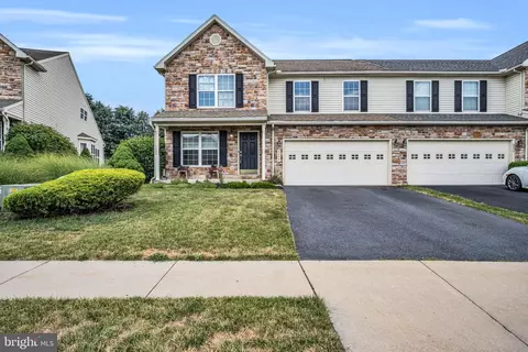 6044 Pinedale Ct, Harrisburg, PA 17111