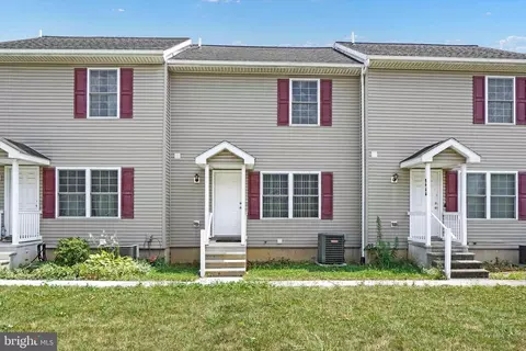 2460 Baker St, Harrisburg, PA 17103