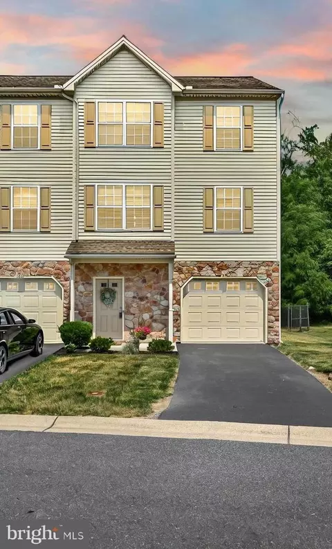 161 Mapleton Dr, Harrisburg, PA 17112