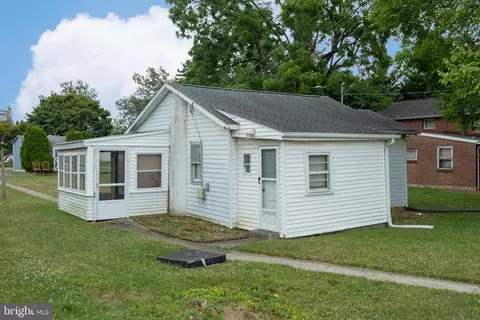 1004 Chambers St, Harrisburg, PA 17113