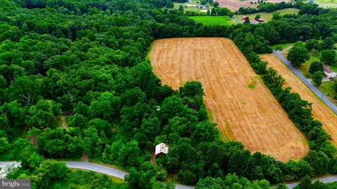597 Woodside Station Rd, Millersburg, PA 17061