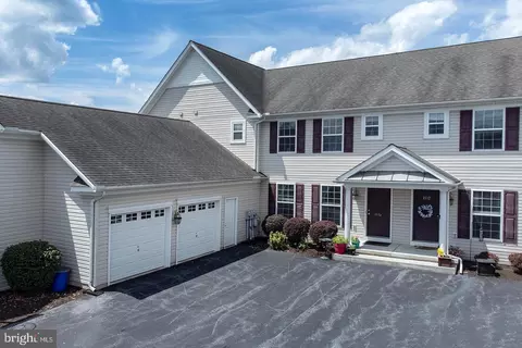 1934 Preserve Ln, Palmyra, PA 17078