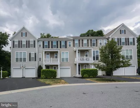 524 Rayburn Ct, Hummelstown, PA 17036