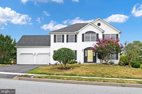 721 Farmhouse Ln, Harrisburg, PA 17111