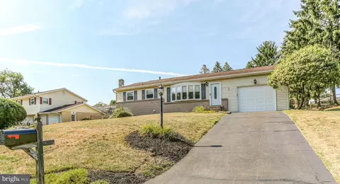 4741 Lawntara St, Harrisburg, PA 17111