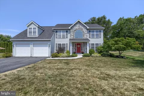 3898 Woodvale Rd, Harrisburg, PA 17109